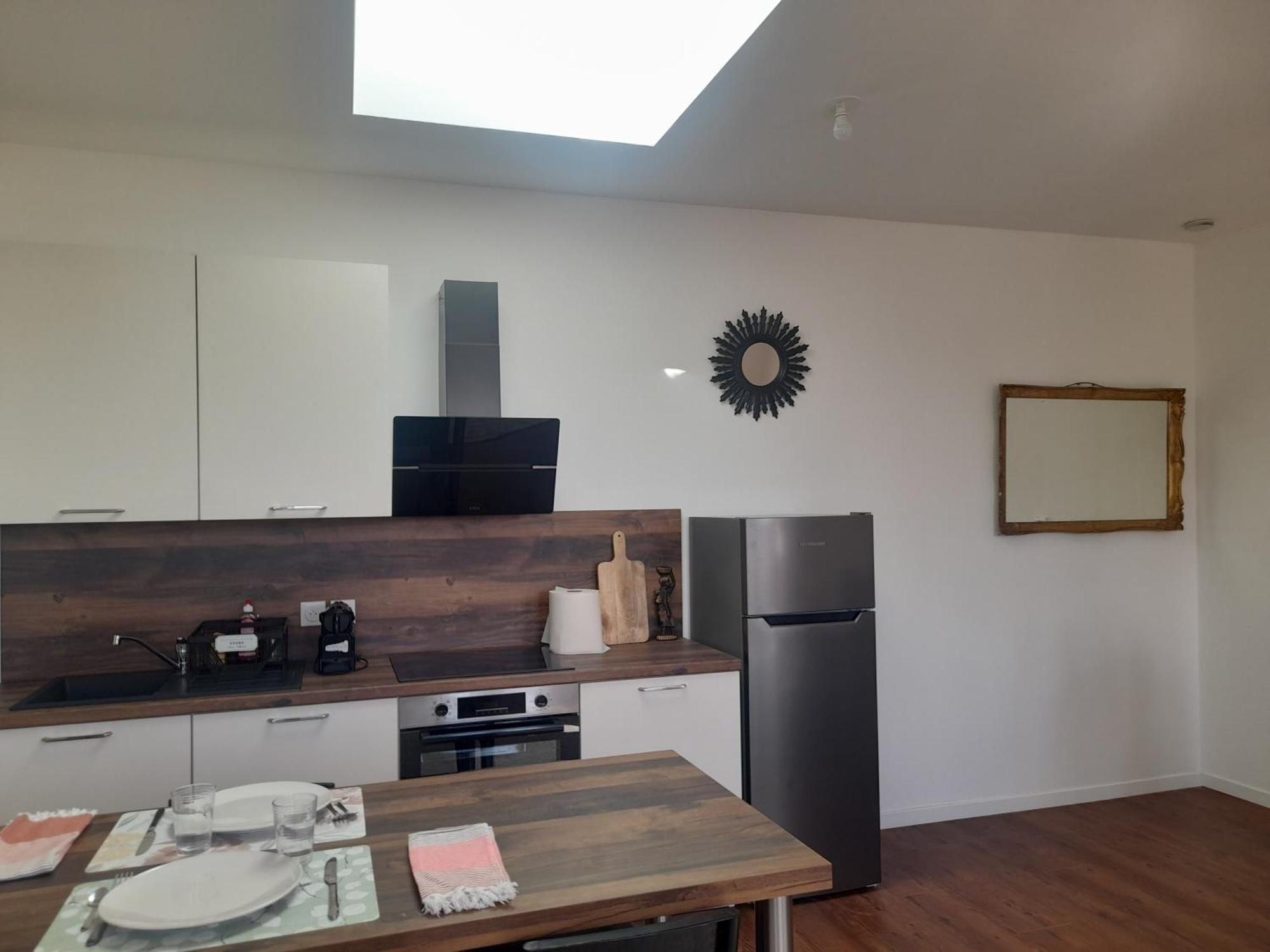 Appart Dans Petit Chateau En Centre Ville Lagny Exterior foto
